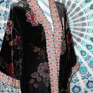 🔥‼️ PRICE DROP! Velvet lined kimono (reversible)